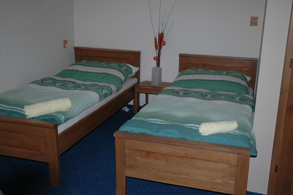 Hotel Mrazek Παρντούμπιτσε Δωμάτιο φωτογραφία